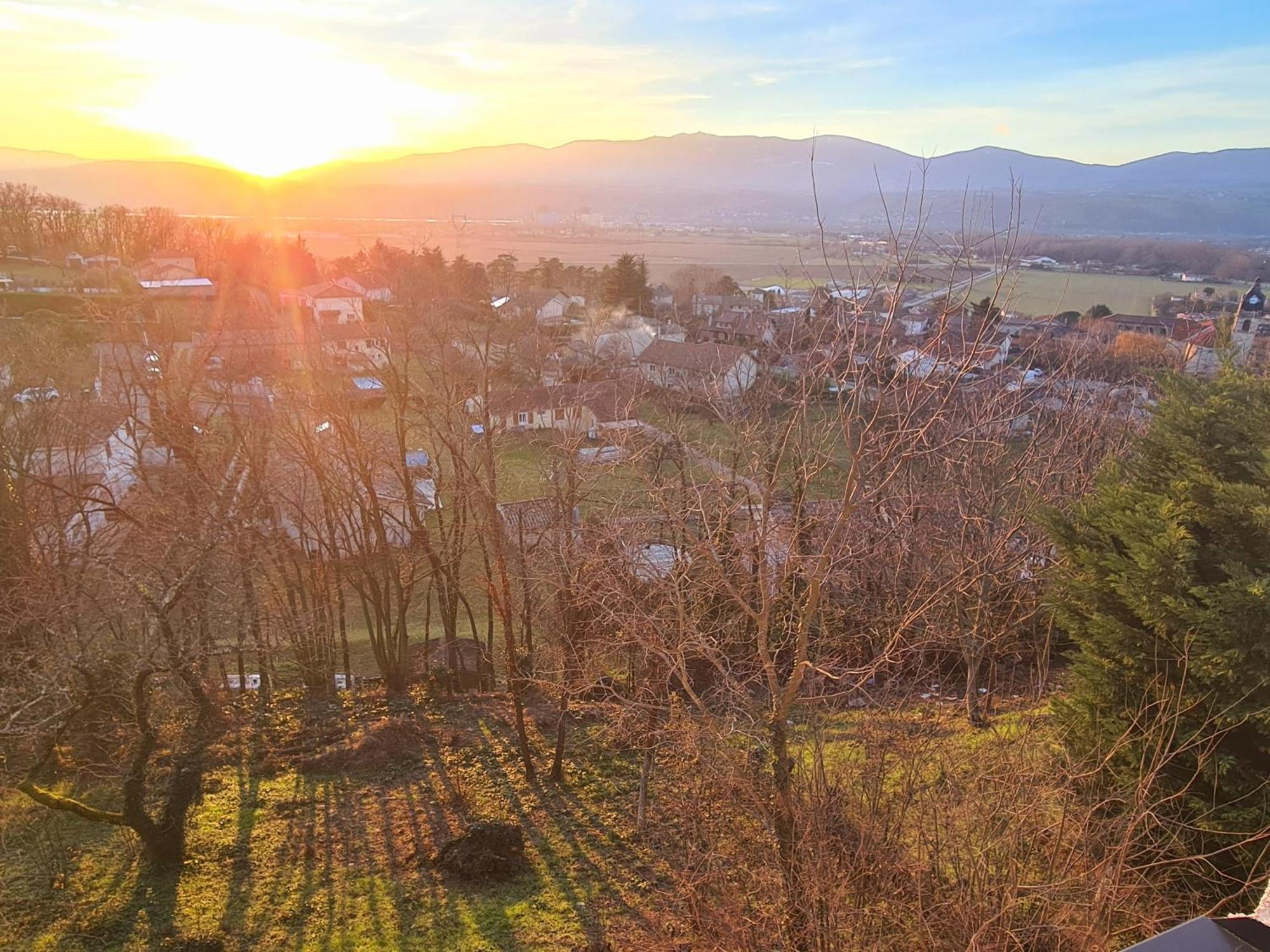 Gite De 70M² Avec Vue Sur Le Massif Du Pilat Clonas-sur-Vareze Exterior photo
